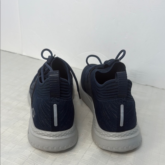 The Skechers Matera Knocto in Navy size 11.5 - Picture 3 of 8